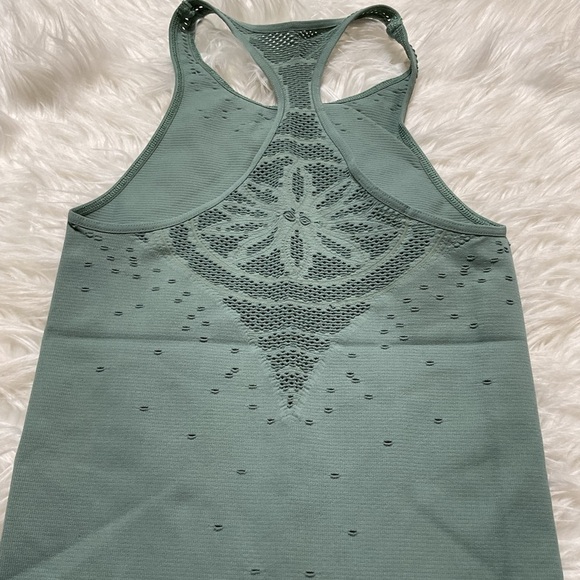 Free People Racer Back Laser cut Tank - Picture 1 of 4